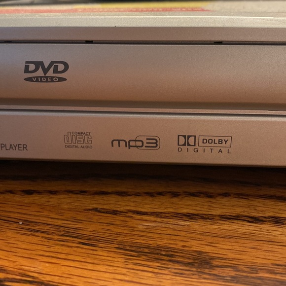 Coby DVD-224 Progressive Scan DVD CD MP3 CD-R CD-RE Player with Remote Control - Picture 3 of 10